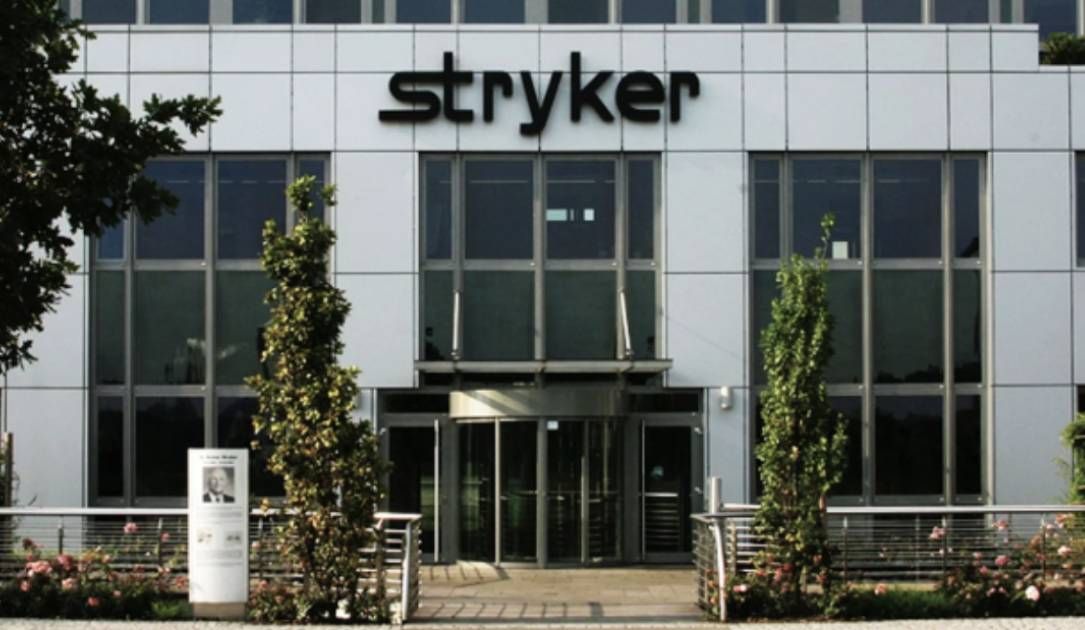 El gigante de dispositivos médicos Stryker confirma ciberataque mientras empleados reportan que los dispositivos fueron borrados.