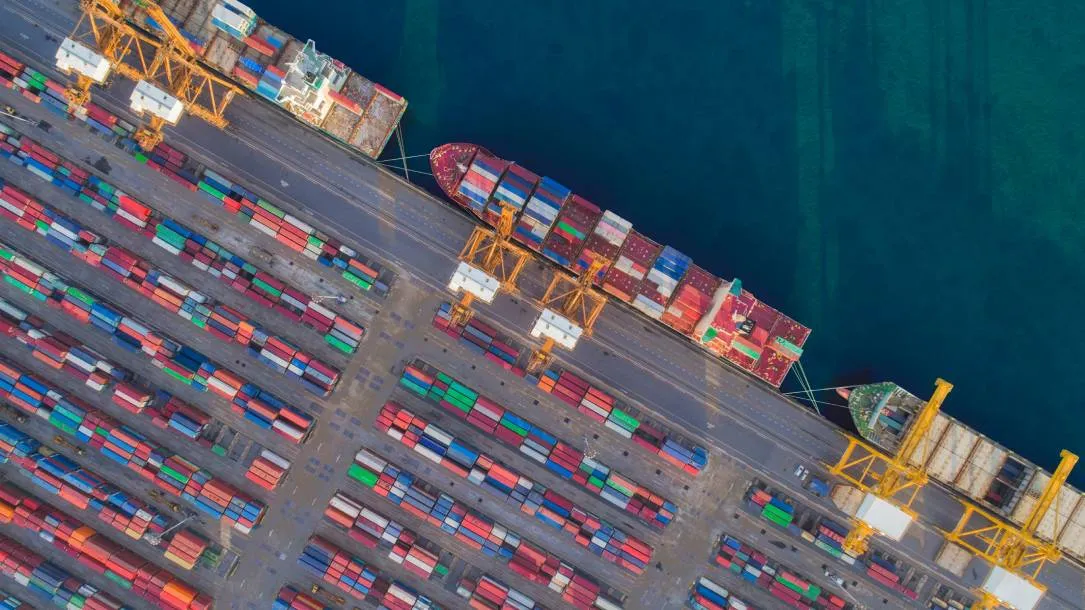 Operación de phishing vinculada a Rusia y Armenia comprometió empresas de carga occidentales, revelan investigadores.