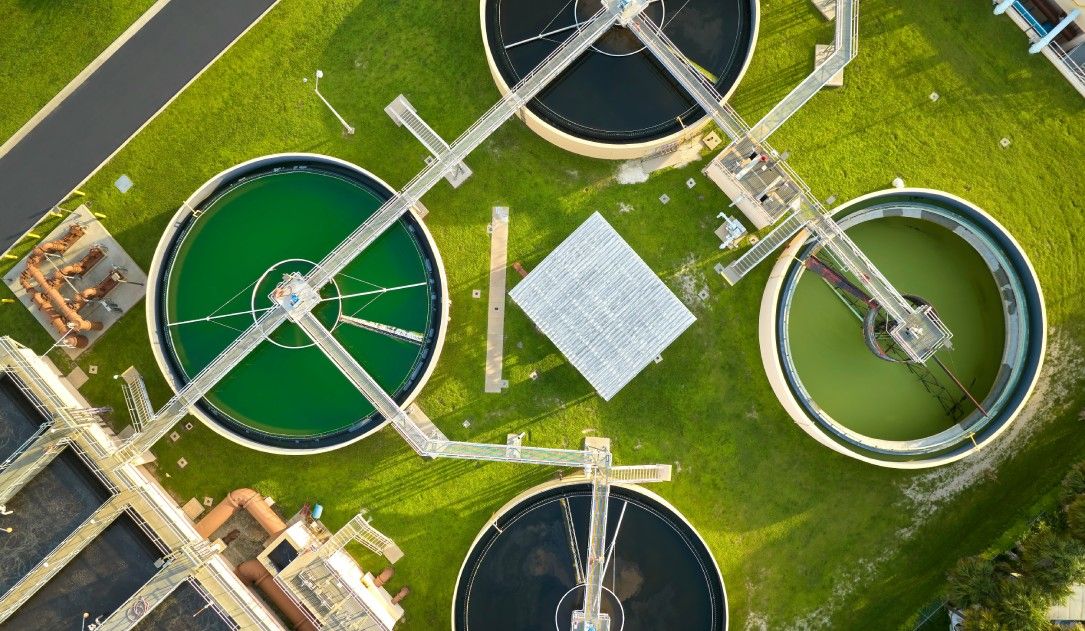 FBI y Pentágono advierten sobre grupos de hackers iraníes que atacan tecnología operativa.