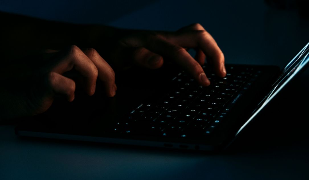 El FBI desmantela sitios de filtración relacionados con el Ministerio de Inteligencia y Seguridad de Irán.