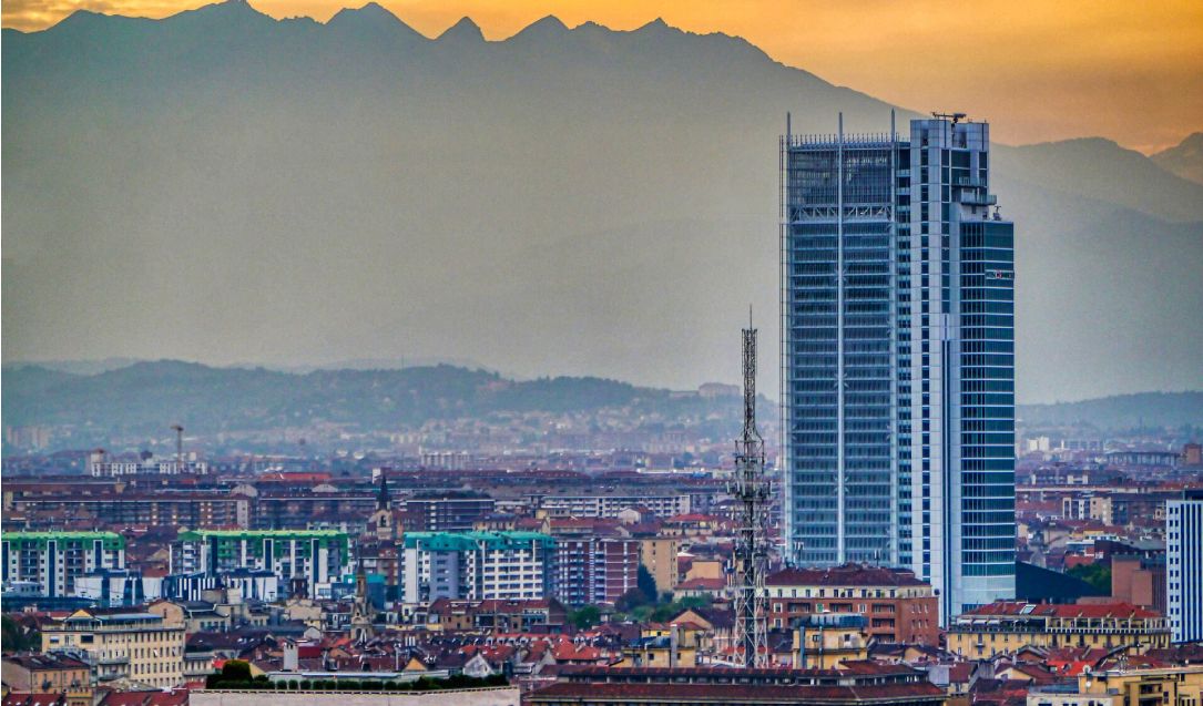 El regulador italiano multa a gigante financiero con 36 millones de dólares por fallos en protección de datos.