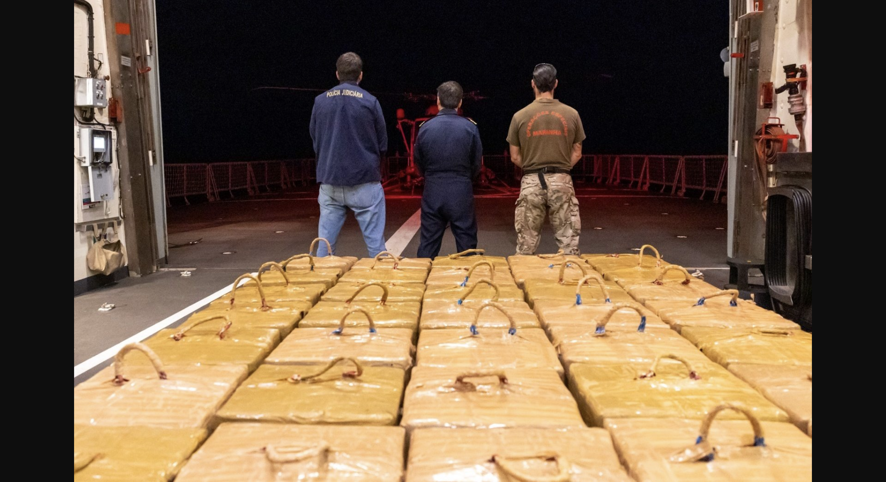 Detienen dos barcos pesqueros con 7.000 kilos de cocaína dirigidos a la Península Ibérica