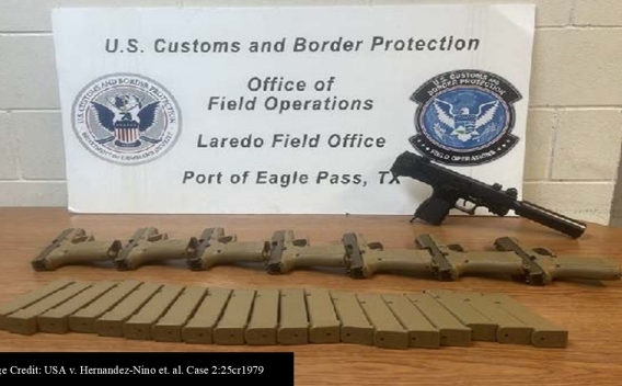 La Santa Muerte y el trueque de armamento por estupefacientes entre México y Estados Unidos.