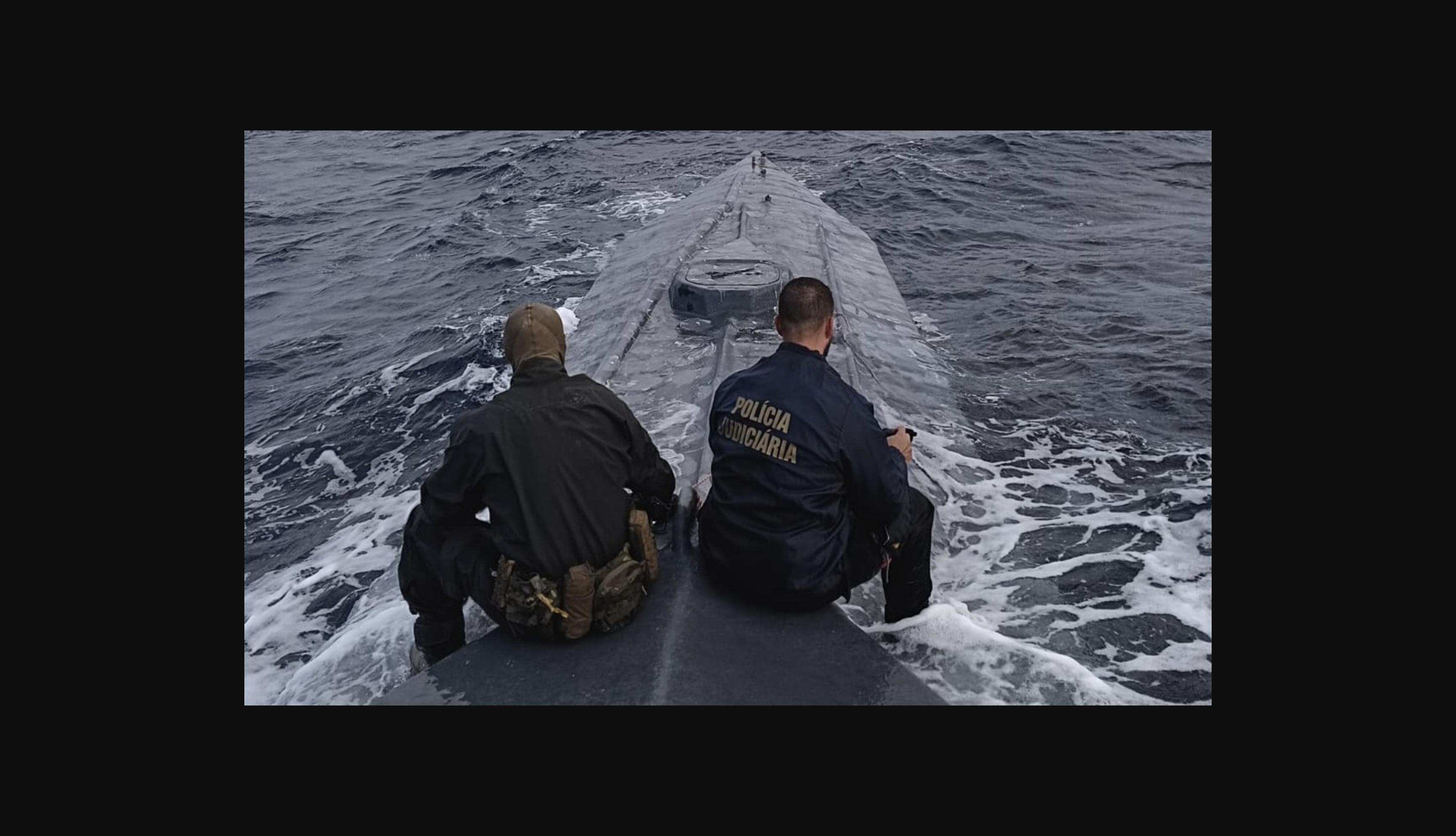 Confiscan 8.000 kilos de cocaína en un submarino narco en el Atlántico