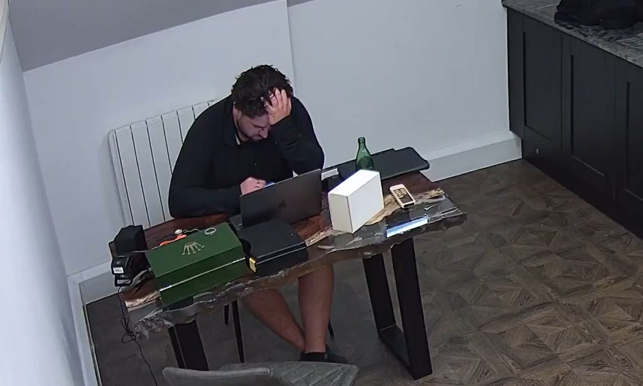 Tráfico de drogas en Encrochat, lavado de dinero en tiempo real y arresto al llegar de Dubái.