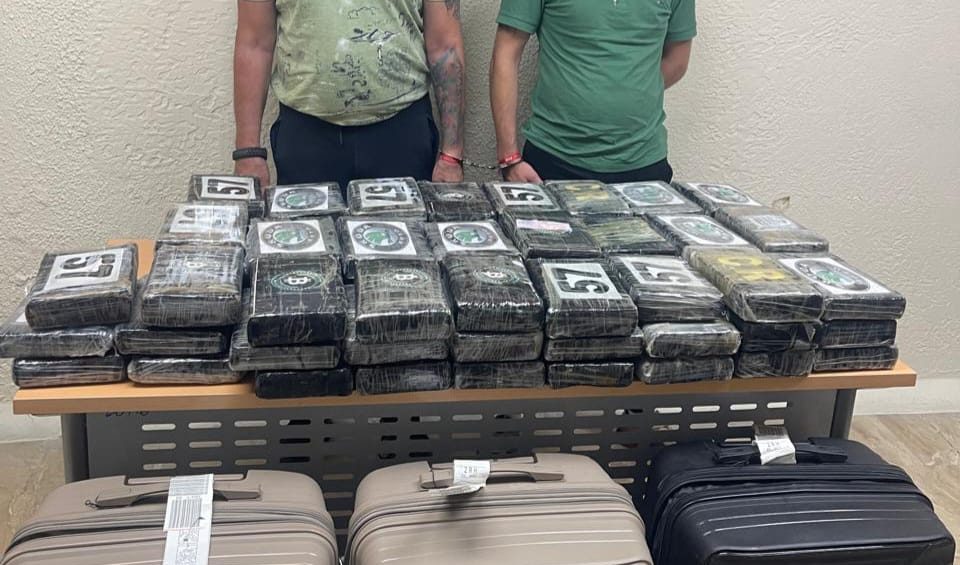 Detienen a dos serbios con un cargamento de cocaína en República Dominicana.