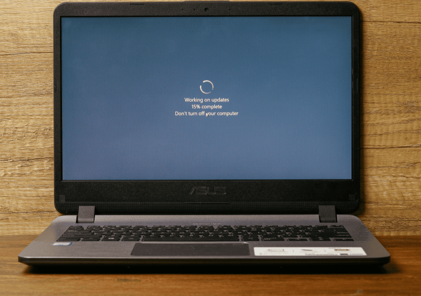 Microsoft corrige un récord de 570 vulnerabilidades de seguridad