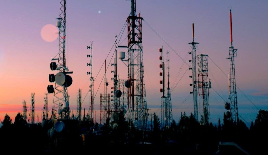 Las telecomunicaciones chinas mantienen una fuerte presencia en EE. UU. a pesar de los vínculos con Salt Typhoon, afirma comité de la Cámara.