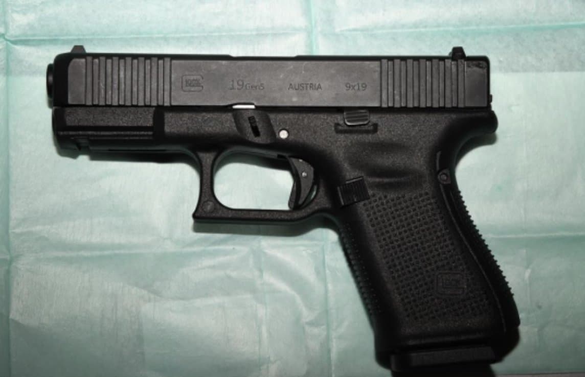 Detenido con 54 armas de fuego ocultas en las llantas de repuesto de su Mercedes