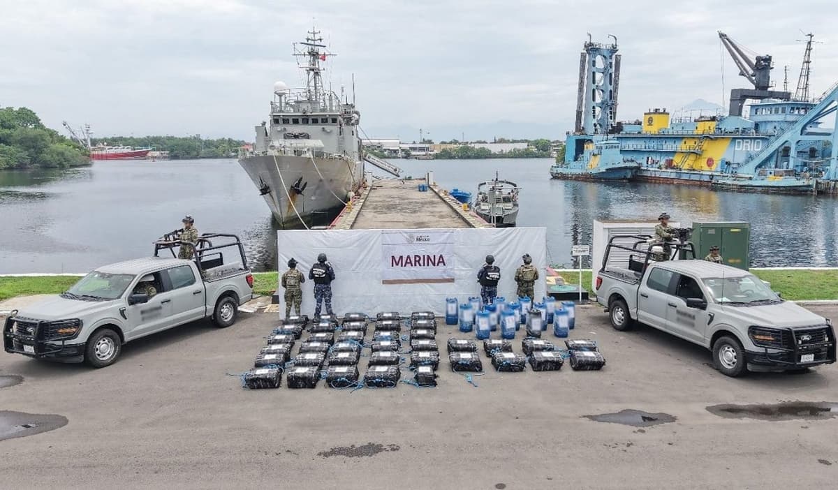 Confiscan más de una tonelada de cocaína y combustible en las costas de Chiapas